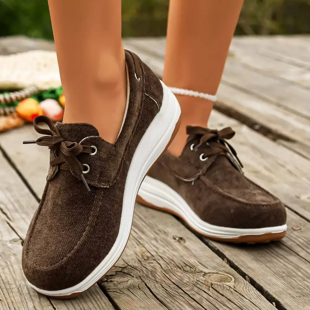 Lace-Up Round Toe Sneakers