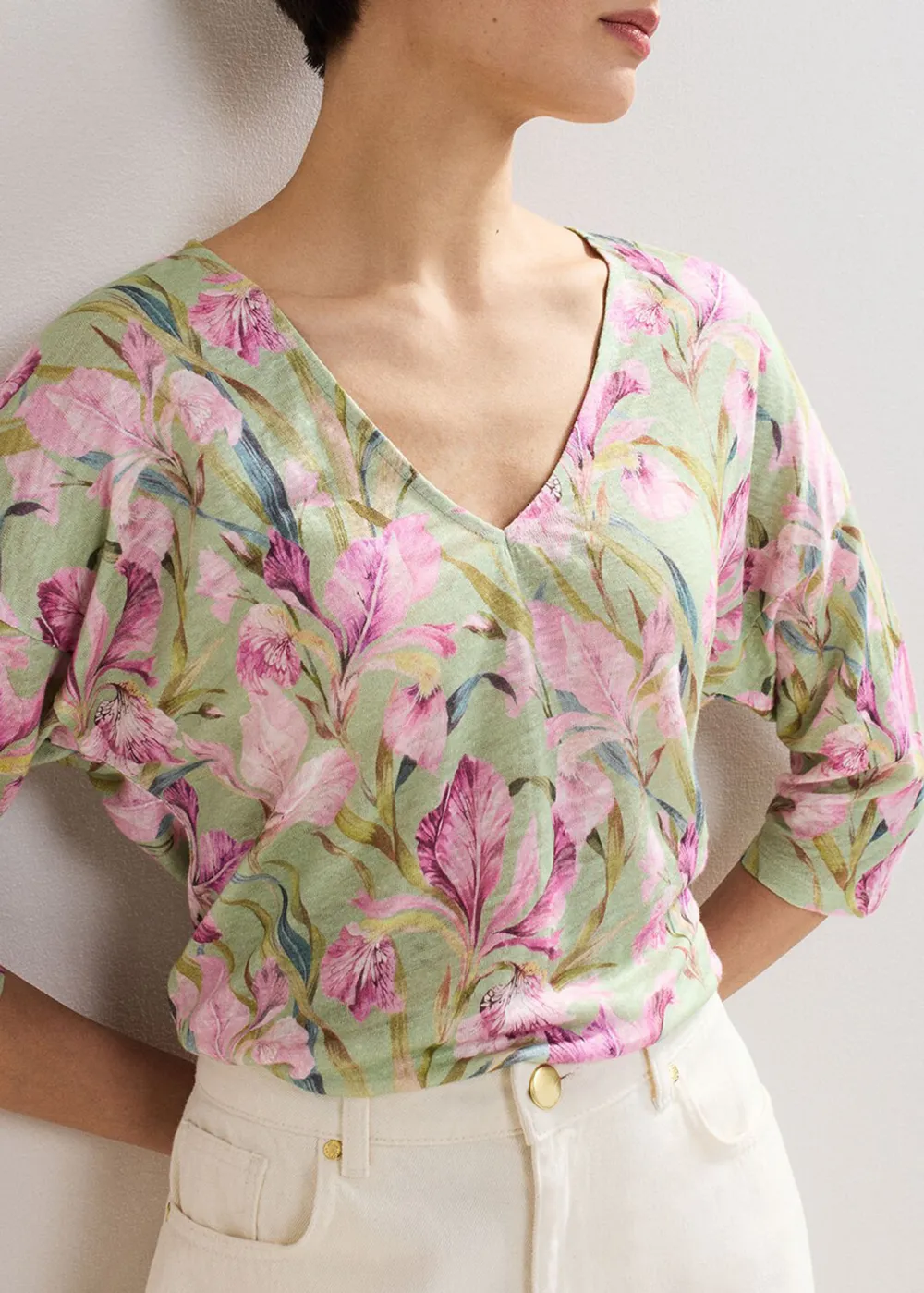 Smooth Linen Art Print V-Neck Top