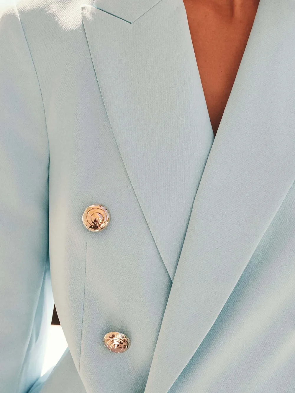 High-End Double-Breasted Coat With Gold Buttons