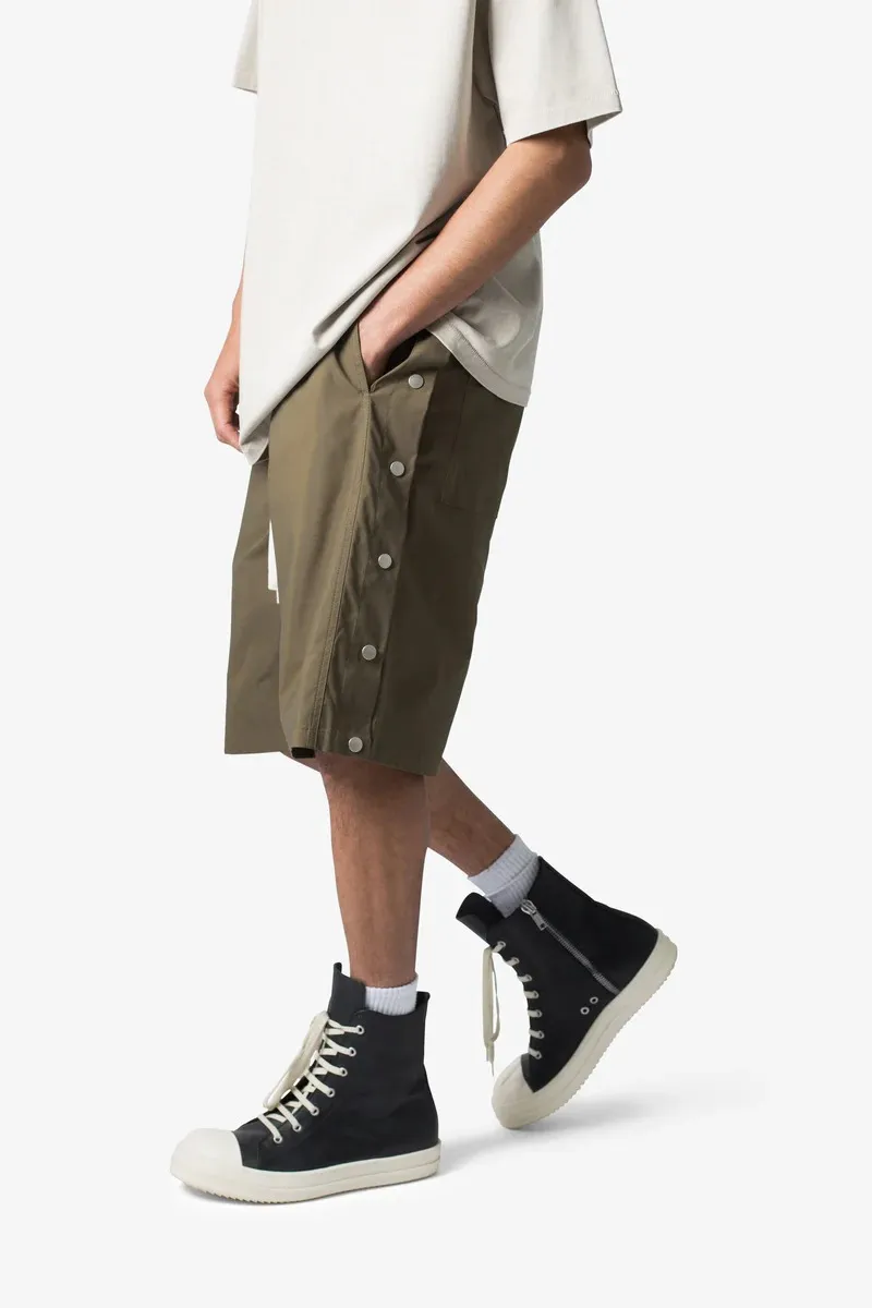 MOCHA BROWN ELASTIC WAIST SHORTS
