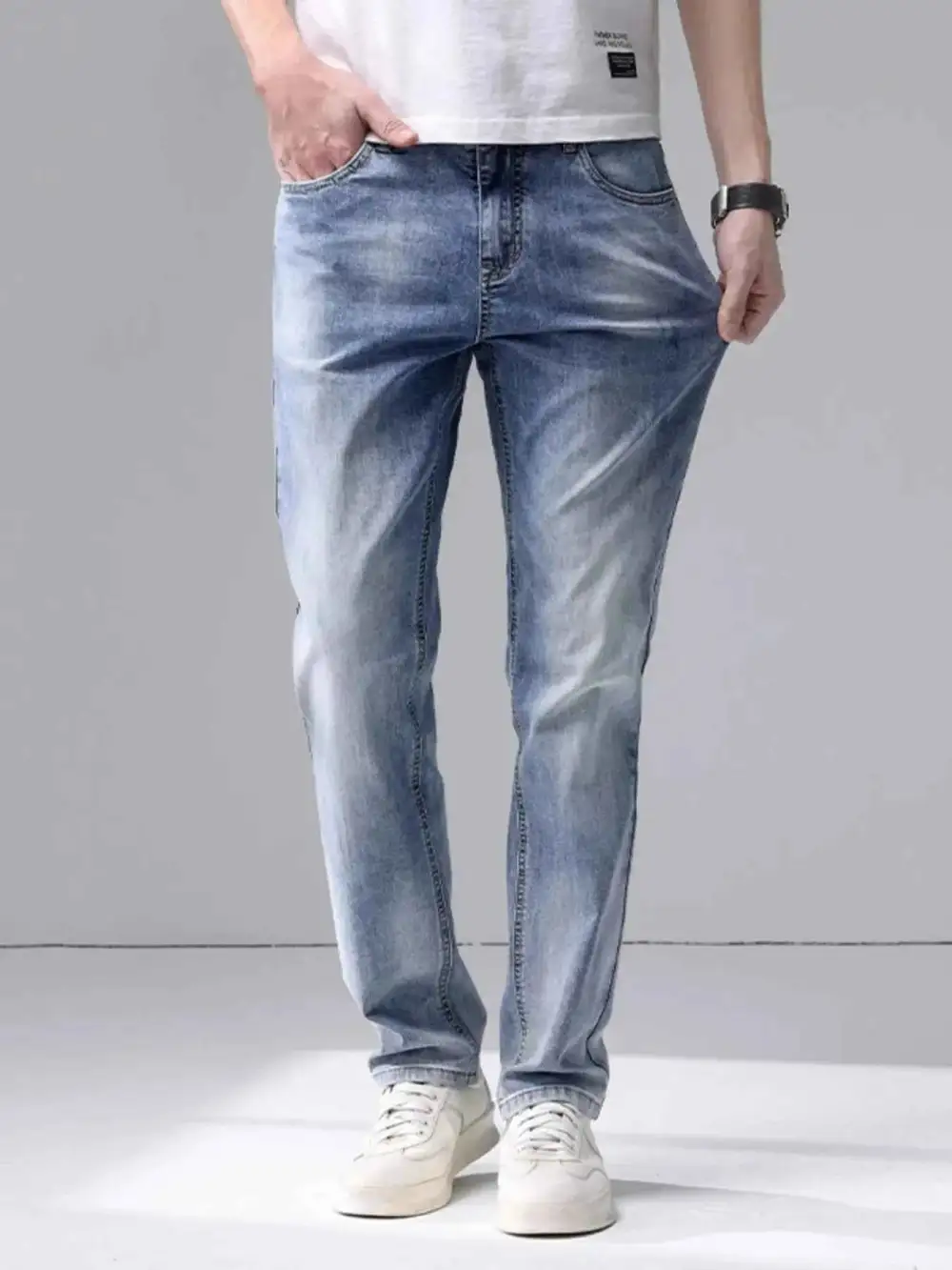 Relaxed Slim Fit Jeans