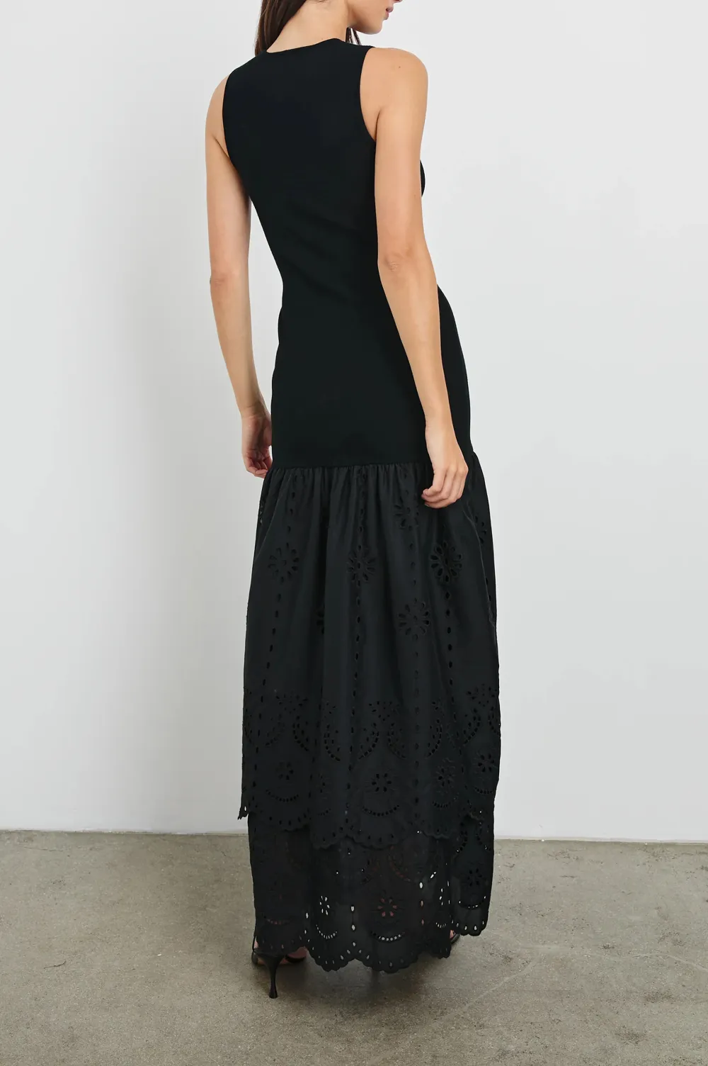 Round-Neck Sleeveless Simple Black Long Dress