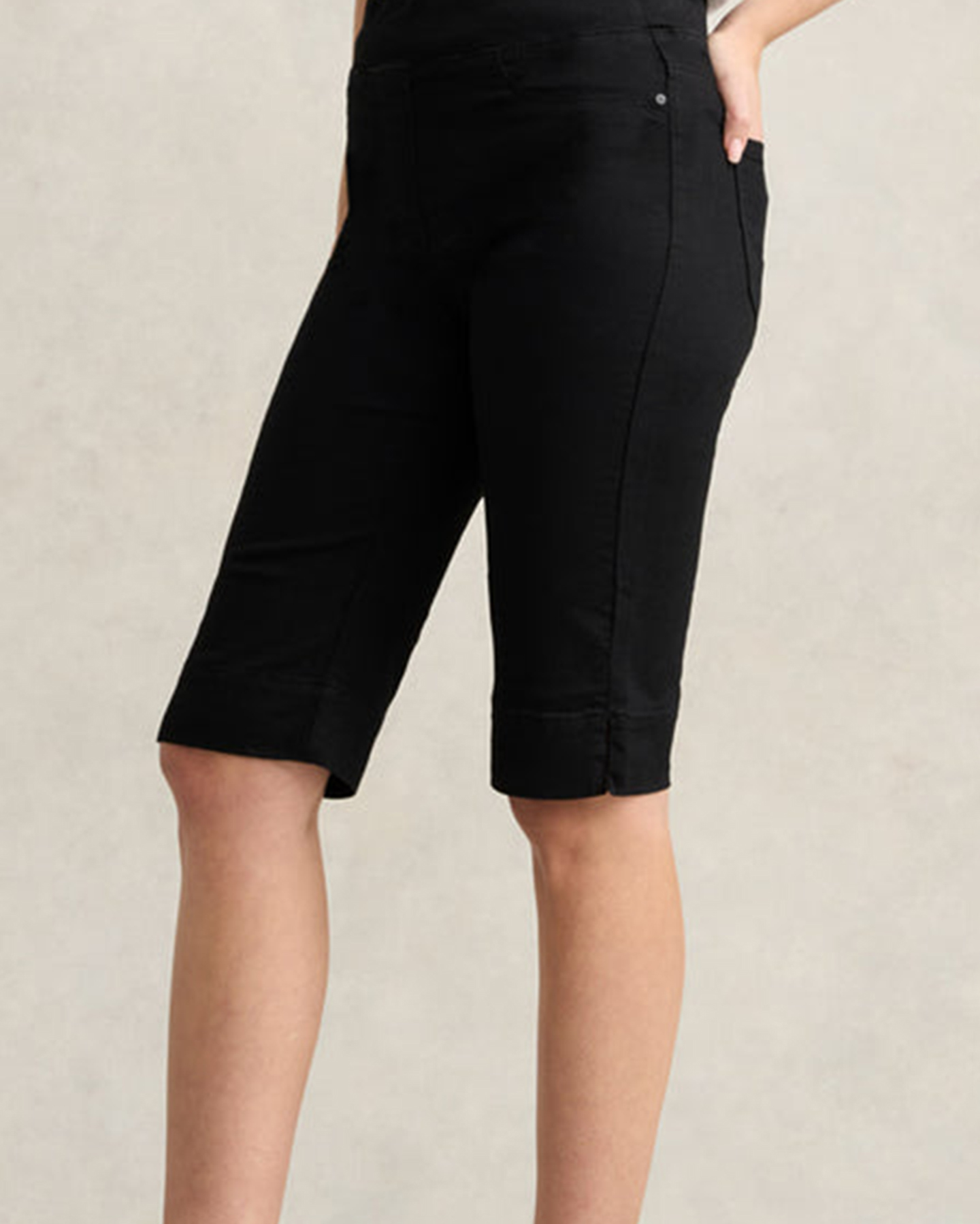 Twill Elastic Waist Knee Length Shorts