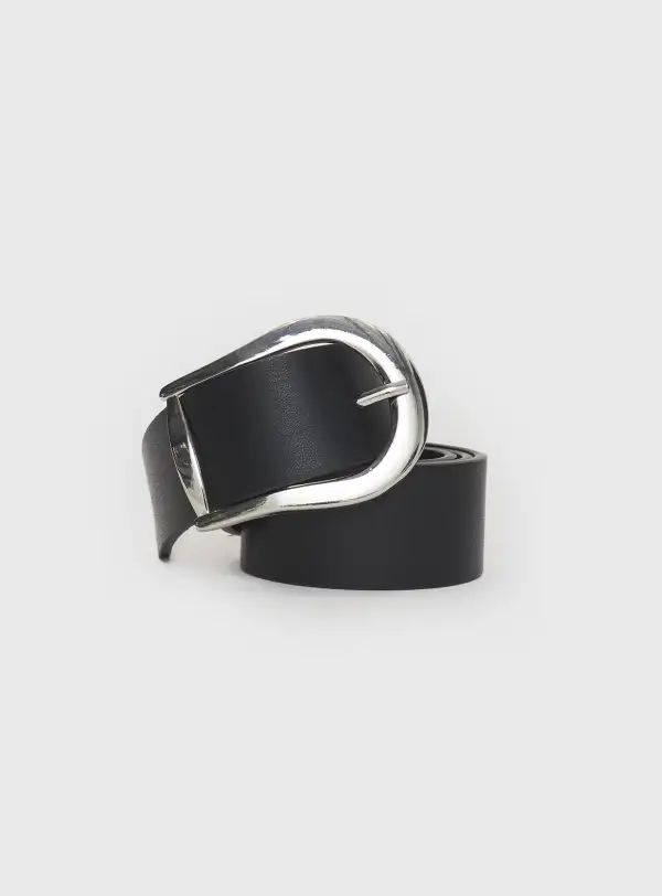 Fresh Buckle Faux Leather Belt