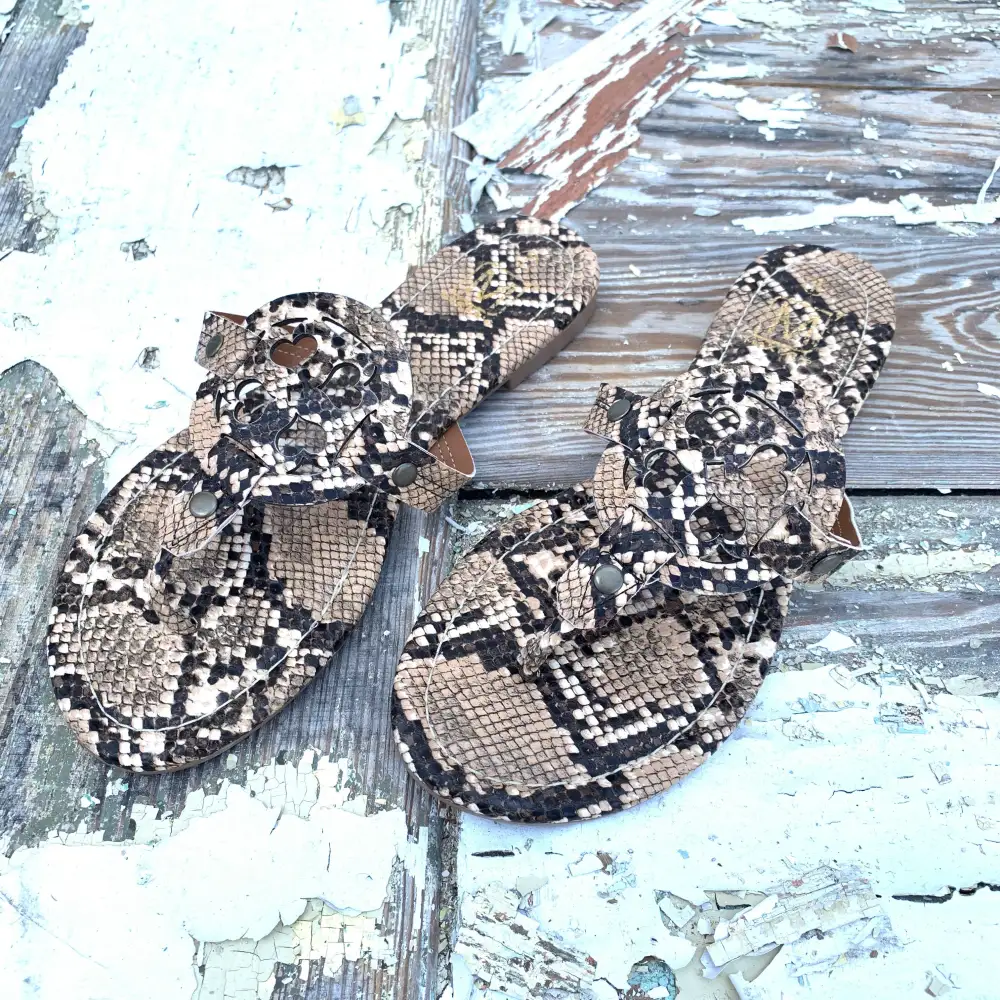 Calm Secure Warm Sandals