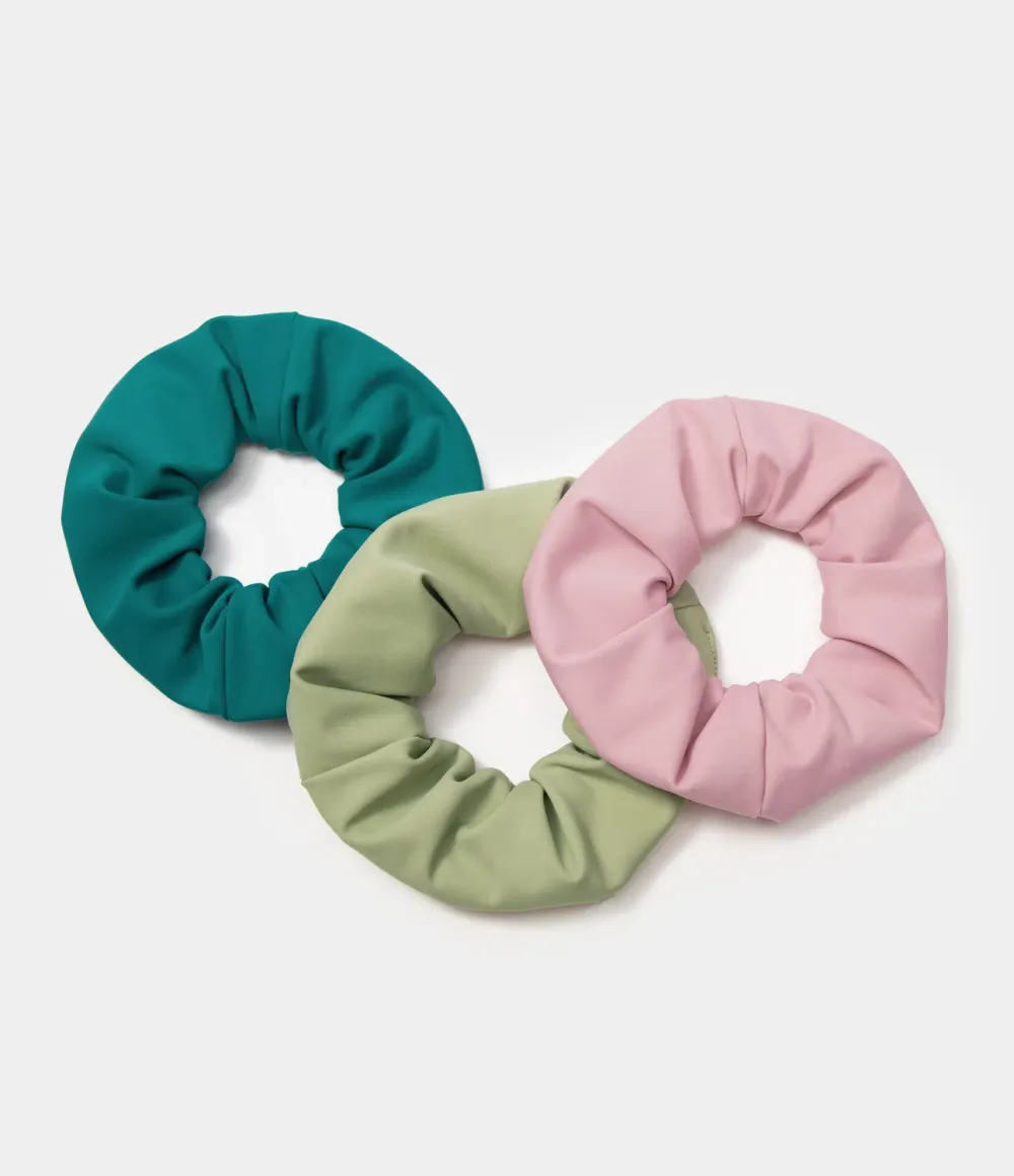 Softlyzero Plush Random 1pc Solid Pleated Scrunchie