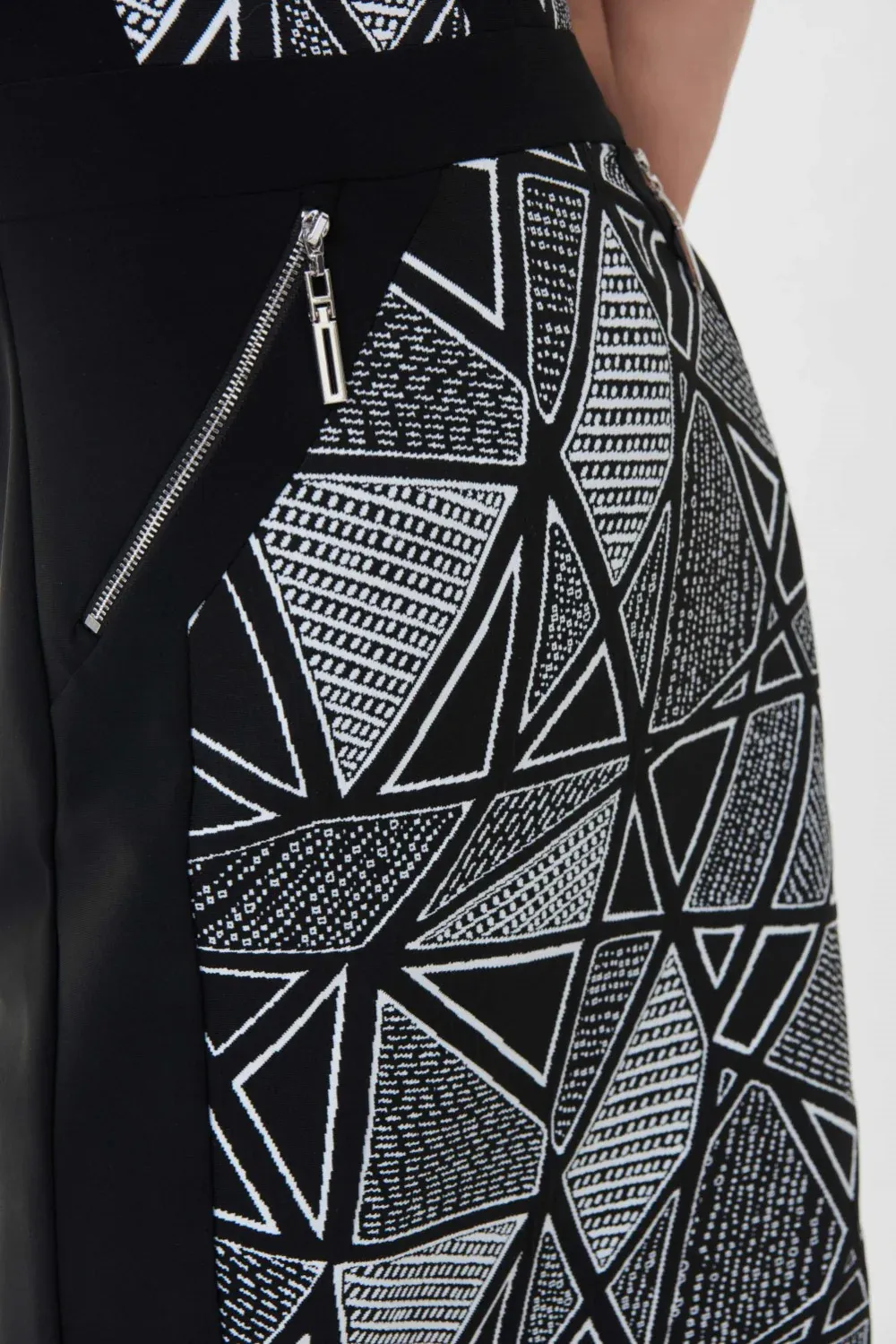 Black and White Geometric Sleeveless Dress