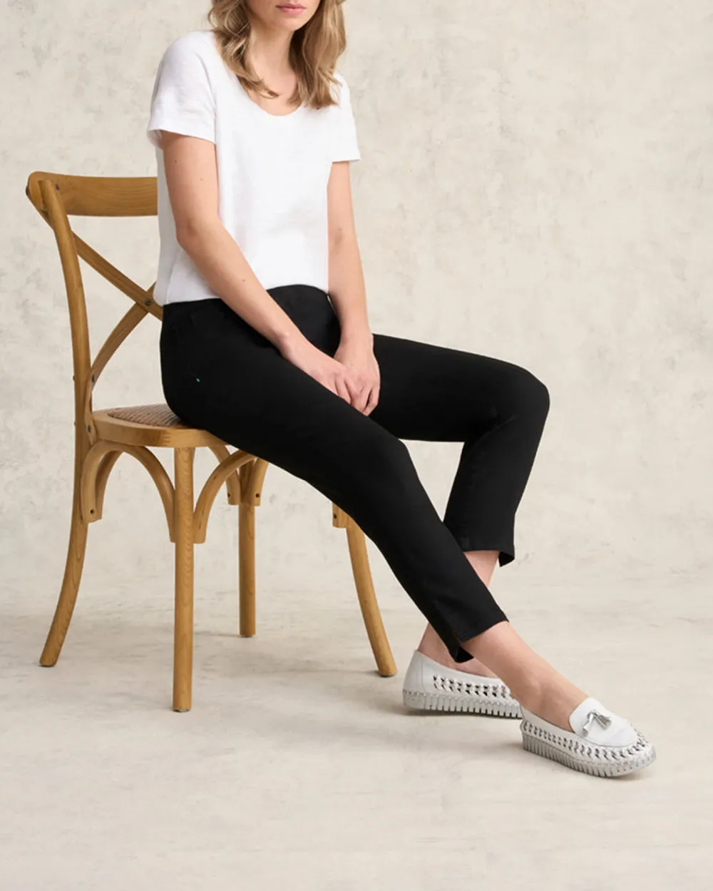 Cropped Pants For Chic Minimalist Style