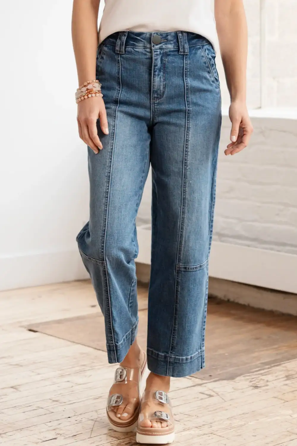 Exposed Stitching Straight Jeans