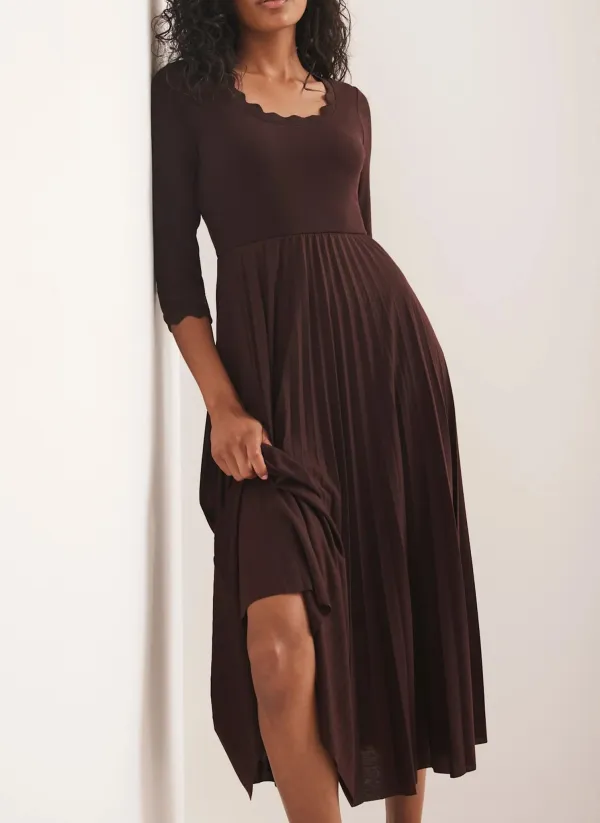 Casual Style Burgundy Scallop Trim Midi Dress