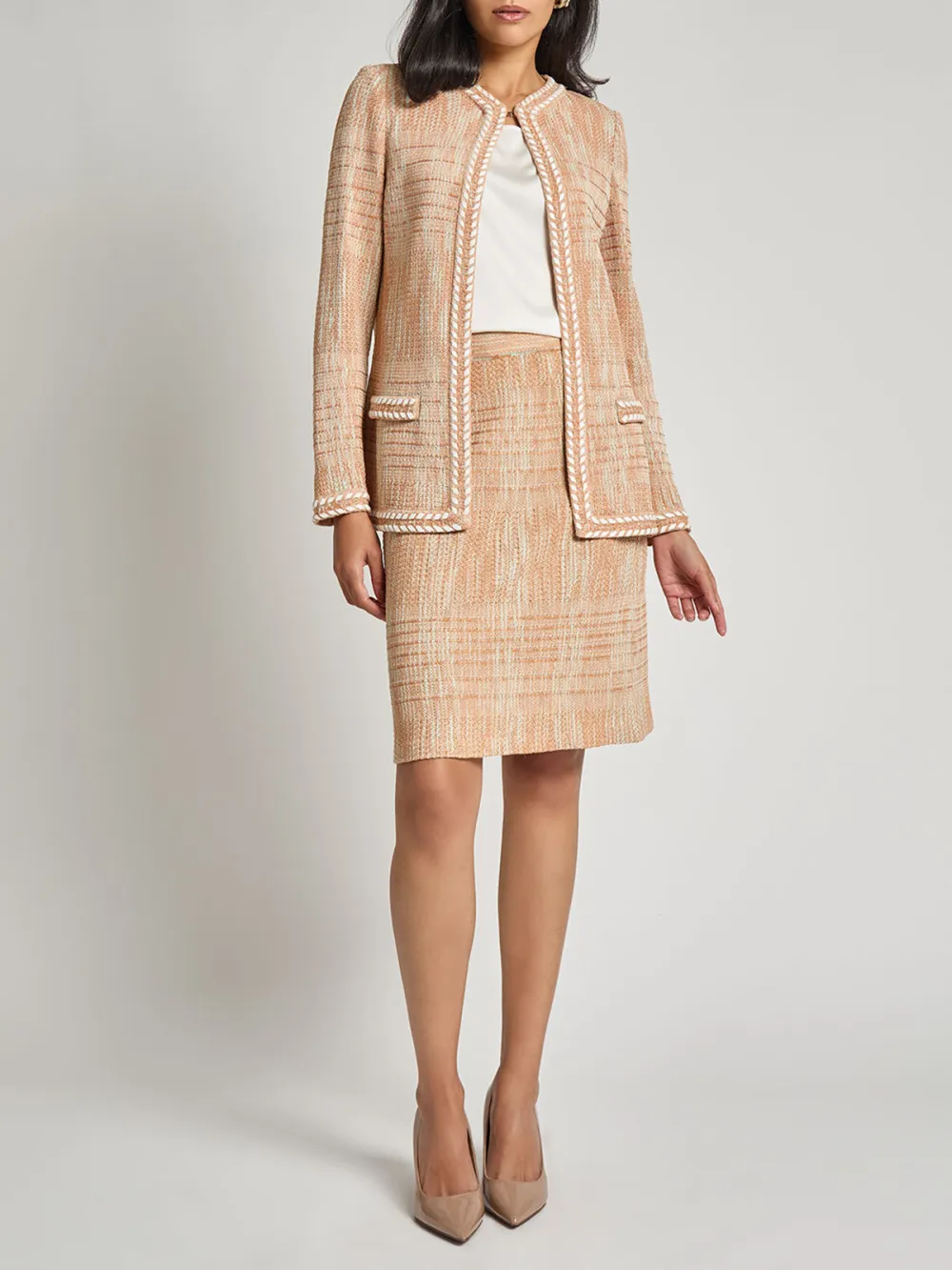 Long Sleeved V-Neck Knitted Jacket