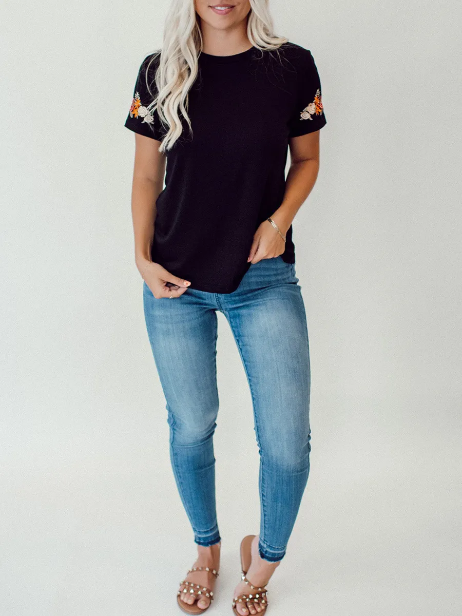 Rose embroidered black T-shirt