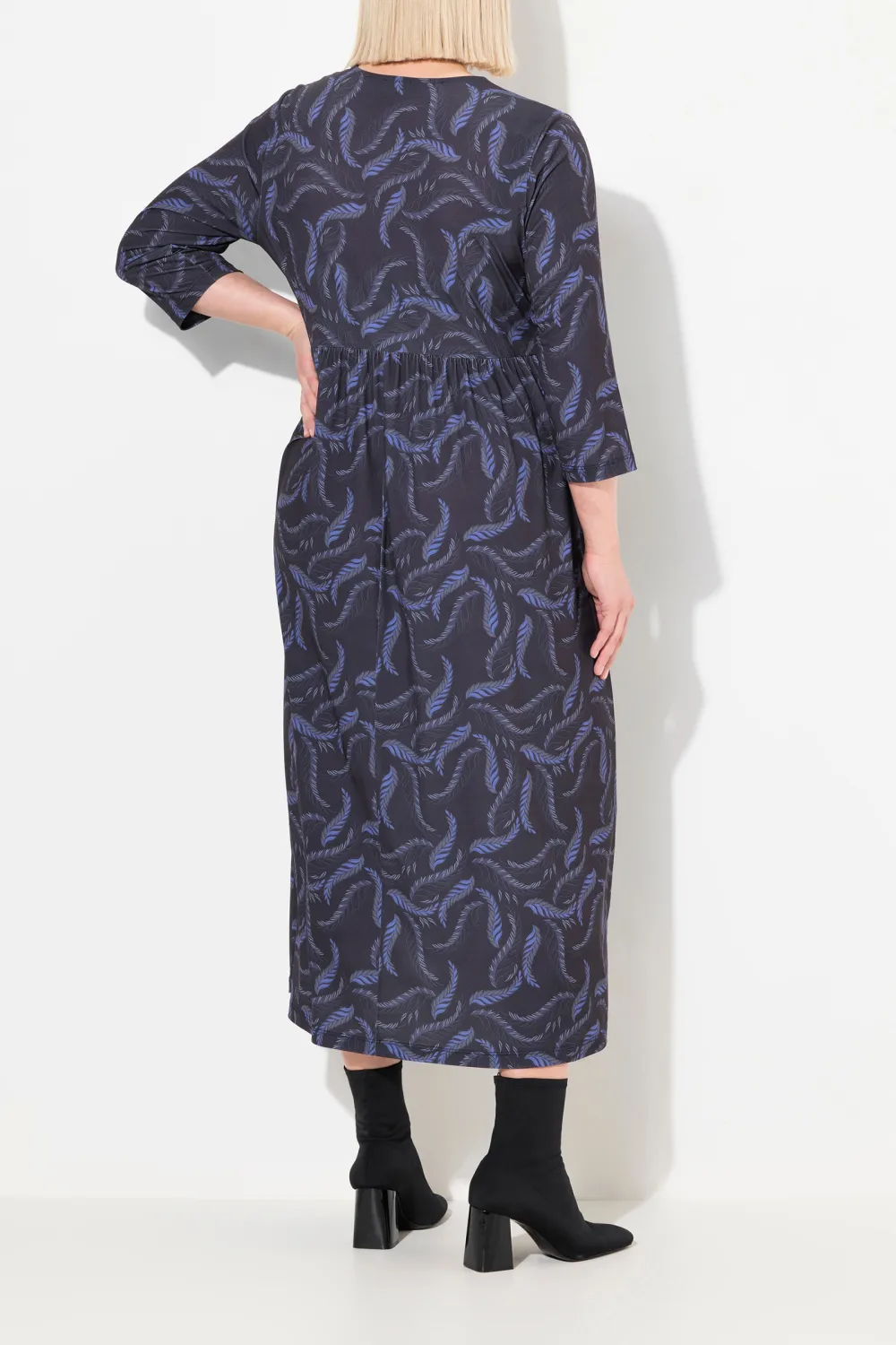 Round Neck Knitted Dress
