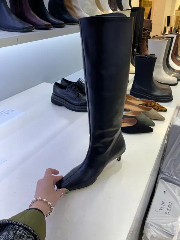 Simple Flexible Faux Leather Everyday Boots