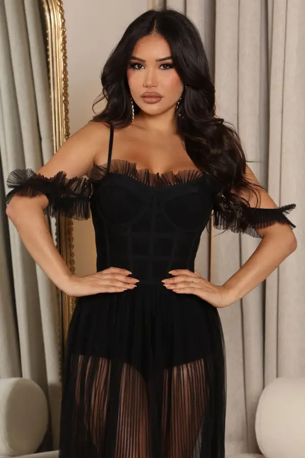 Icon Living Maxi Dress - Black