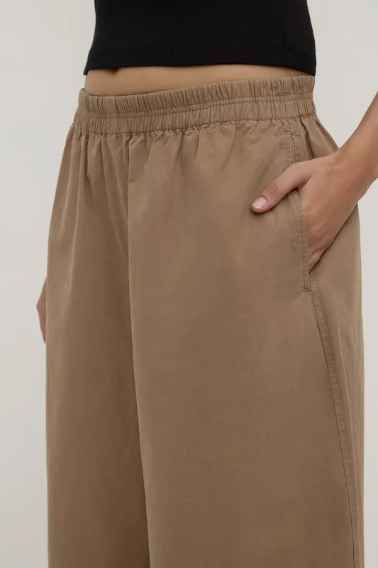 Dark Tan Voluminous Cotton Barrel-Leg Pant