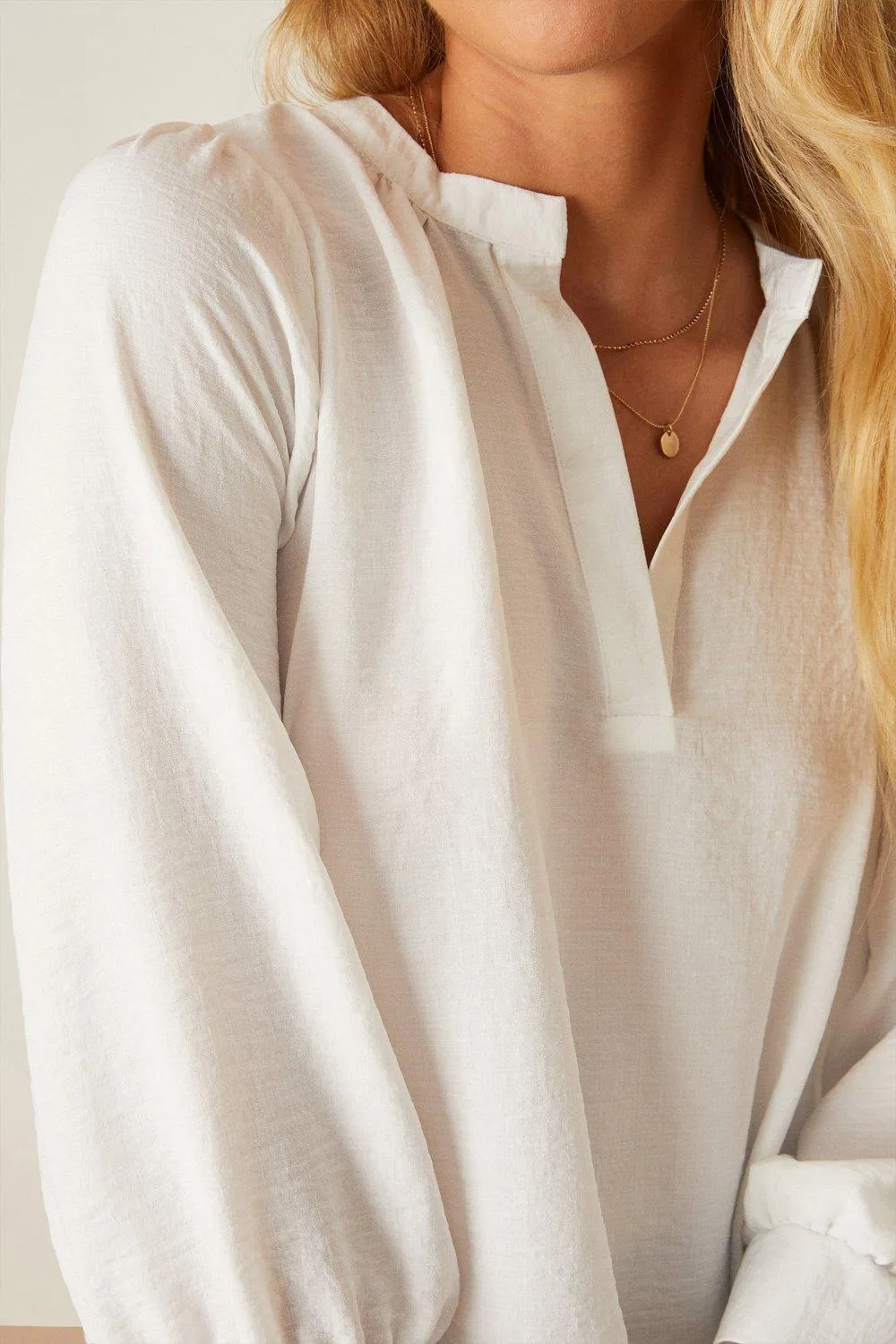 Breathable Skin-friendly Casual Ladies Notched V-neck Shirt