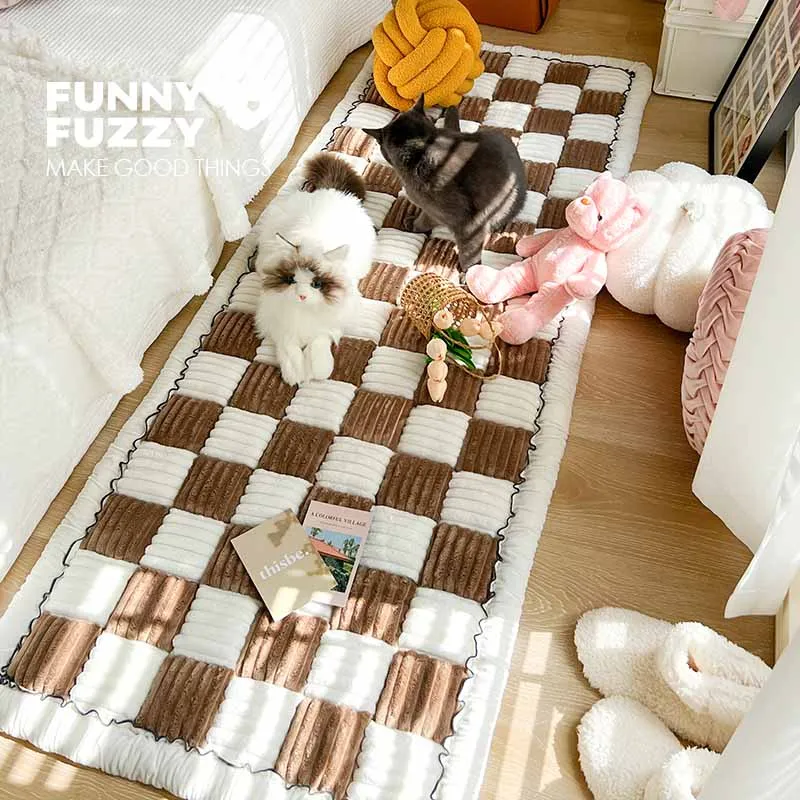 Cream-coloured Large Plaid Square Pet Mat Bed