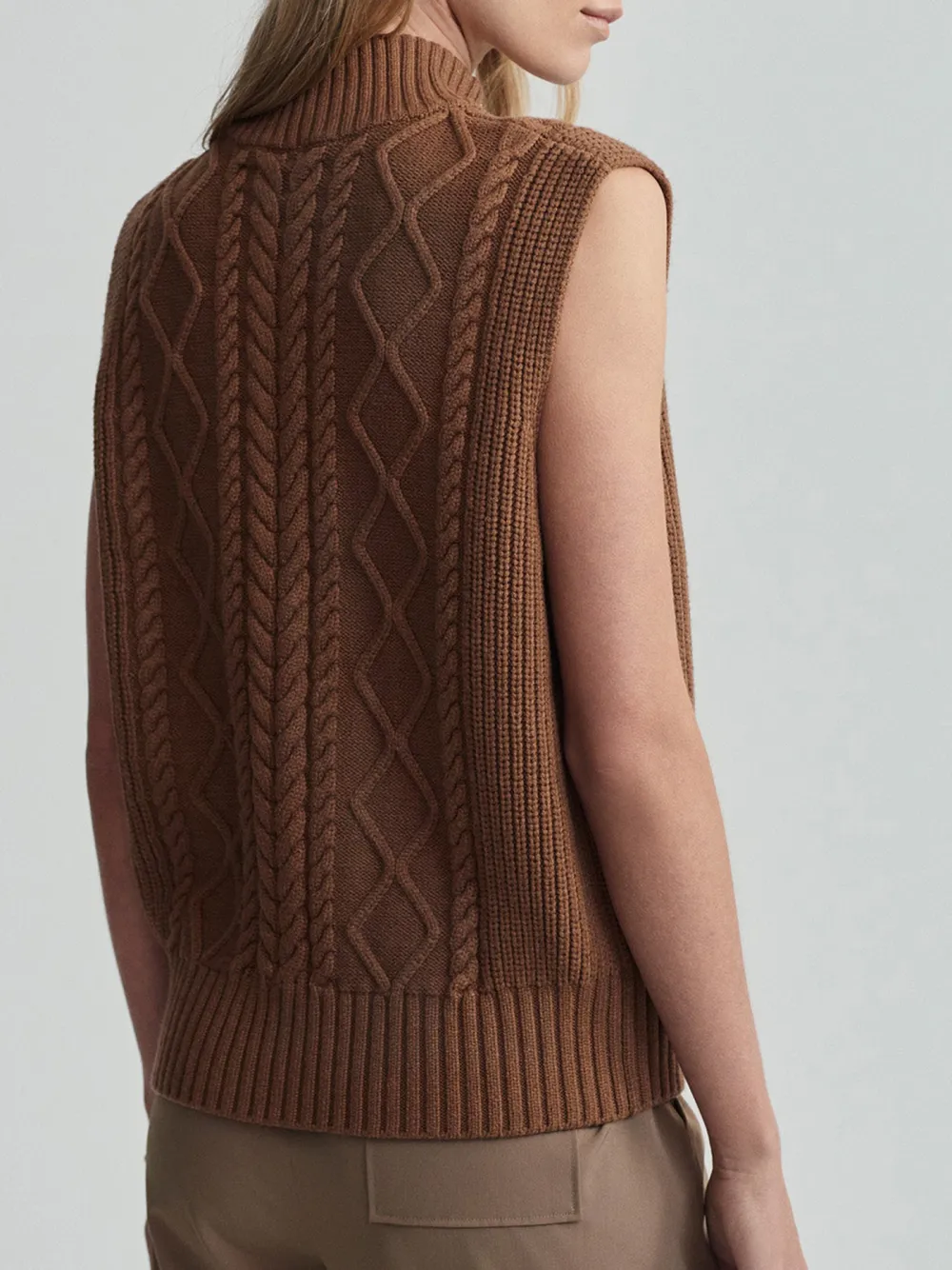 Argyle Pattern Roll Neck Vest