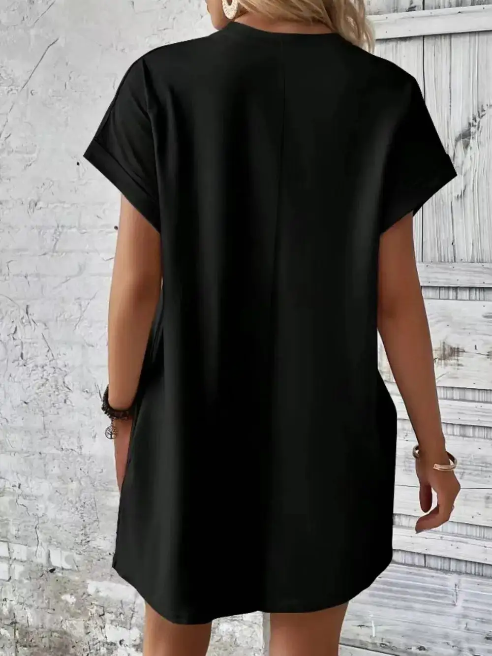 Relaxed Pocket Detail Round Neck Dress