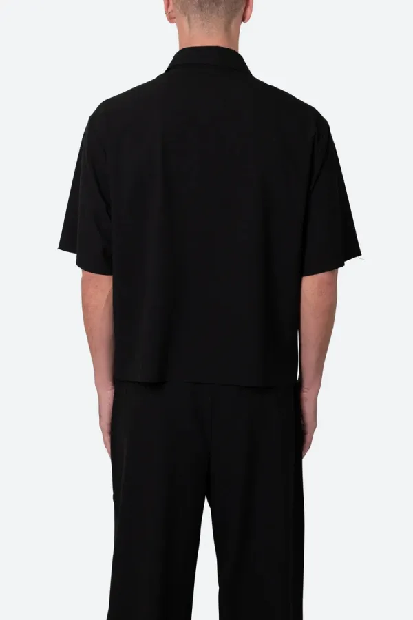 BLACK CROPPED WOVEN SHORT SLEEVE SHIRT