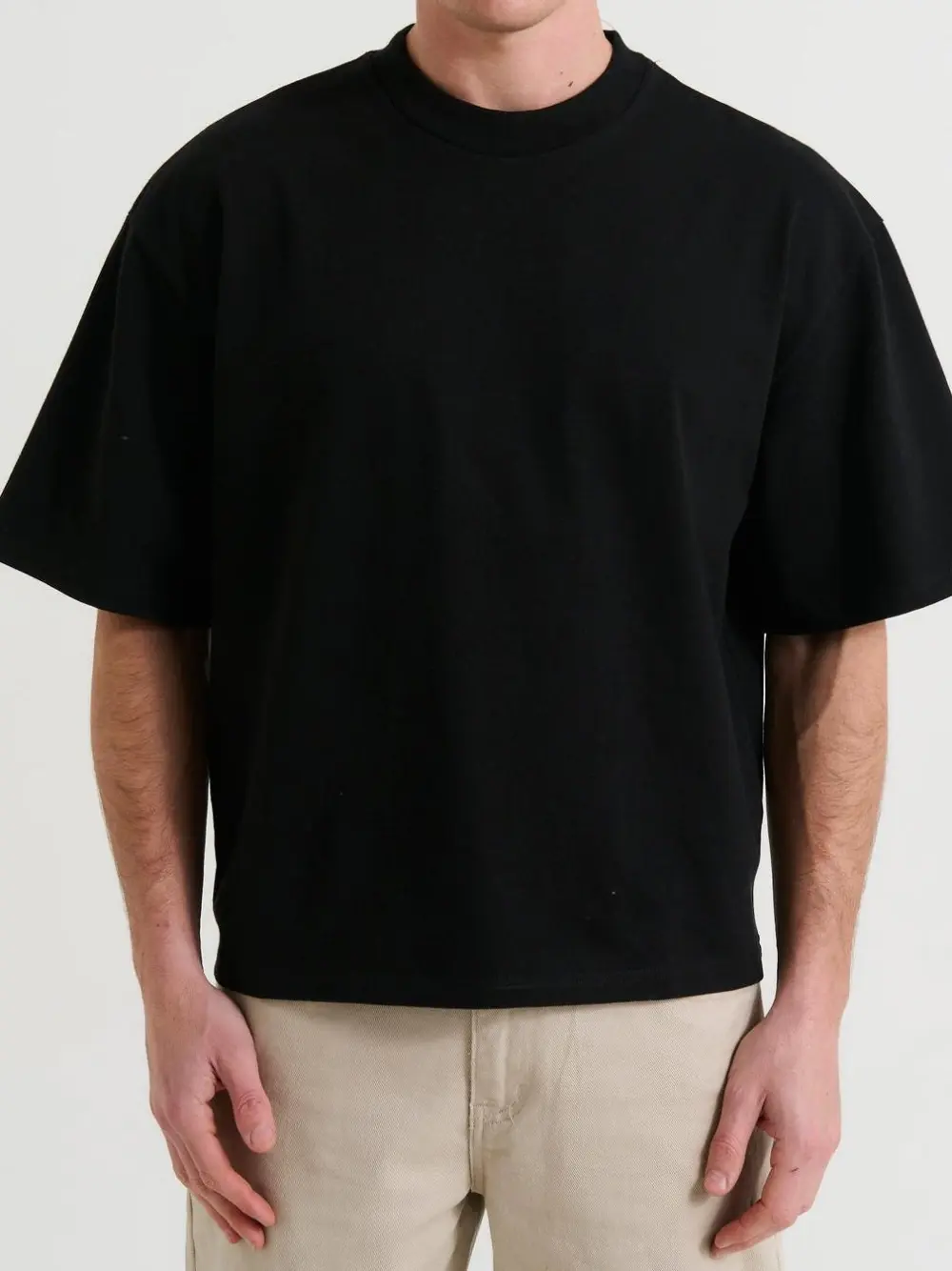 Leisure Casual And Daily Light Black Tee