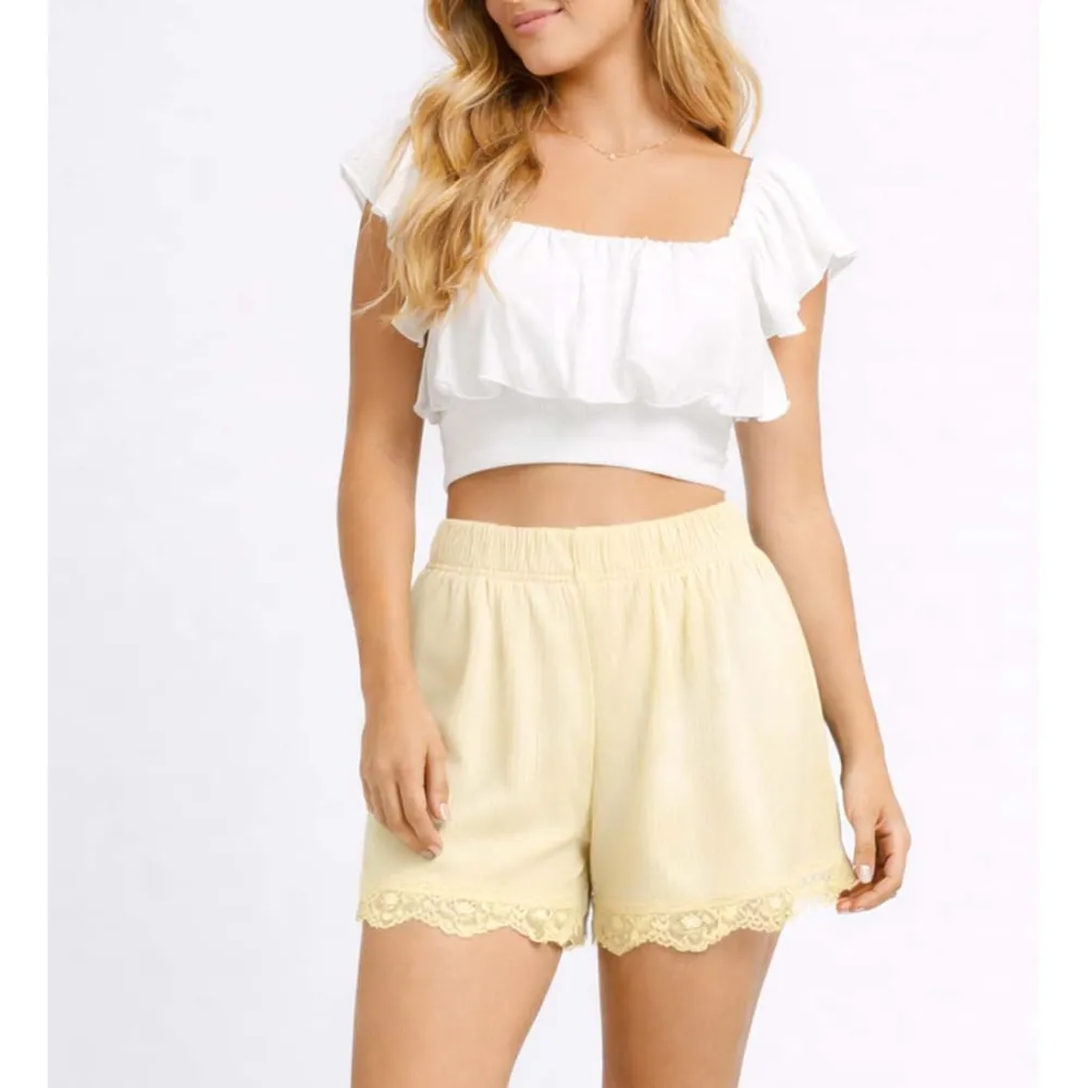 Ribbed Knit Elastic Waist Lace Trim Wide Leg Easy Shorts
