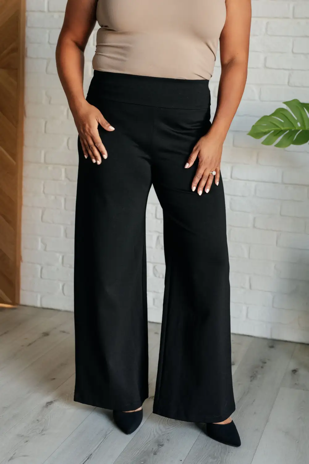 Magic Wide Leg Pants In Black