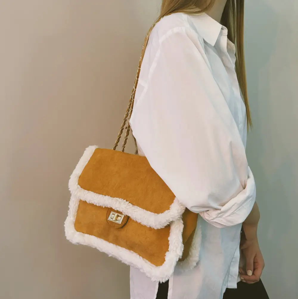 Soft Chain Strap Crossbody Bag