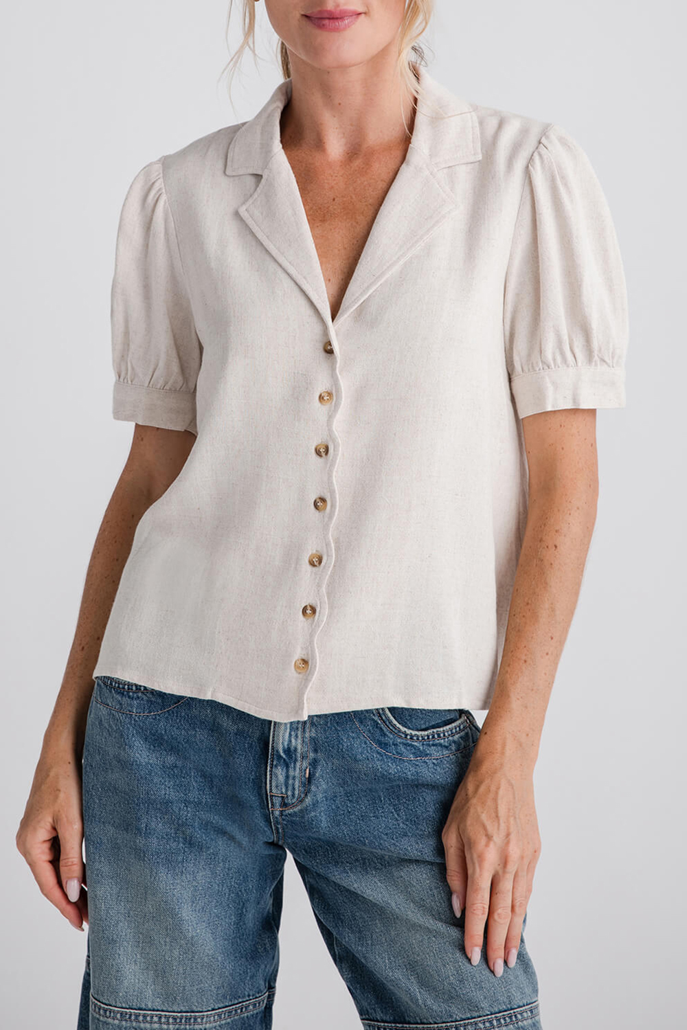 Hem & Thread Collard Scallop Edge Short Sleeve Shirt - oatmeal