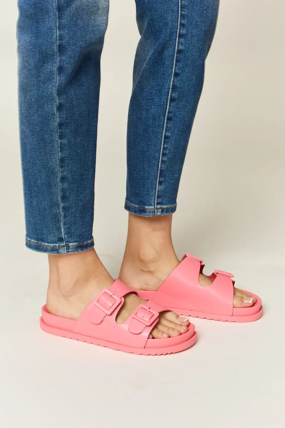 Buckle Legend Sandals