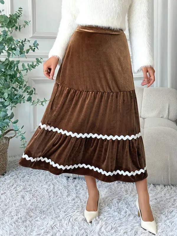 Open Line Lace Detail Skirt