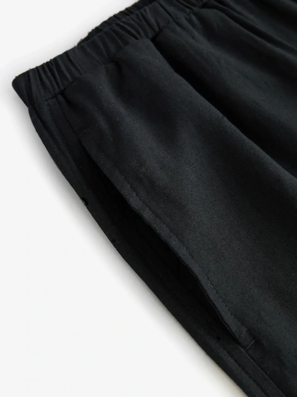 Solid Color Wide-Leg Pants Paired With Linen Trousers