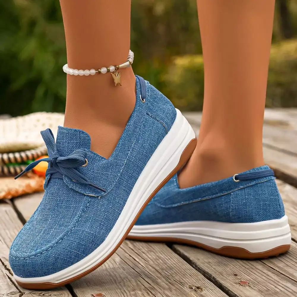 Lace-Up Round Toe Sneakers
