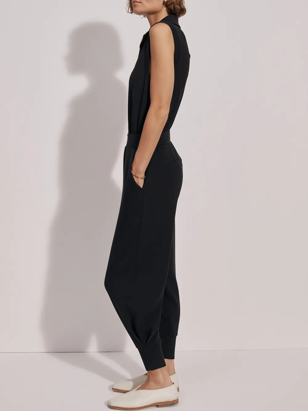 Elegant Sleeveless Zip-Front Jumpsuit