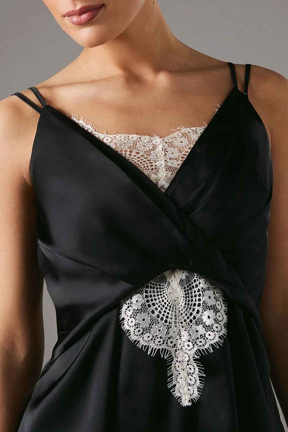 Sleeveless Fitted Ruffle Vest For Ladies