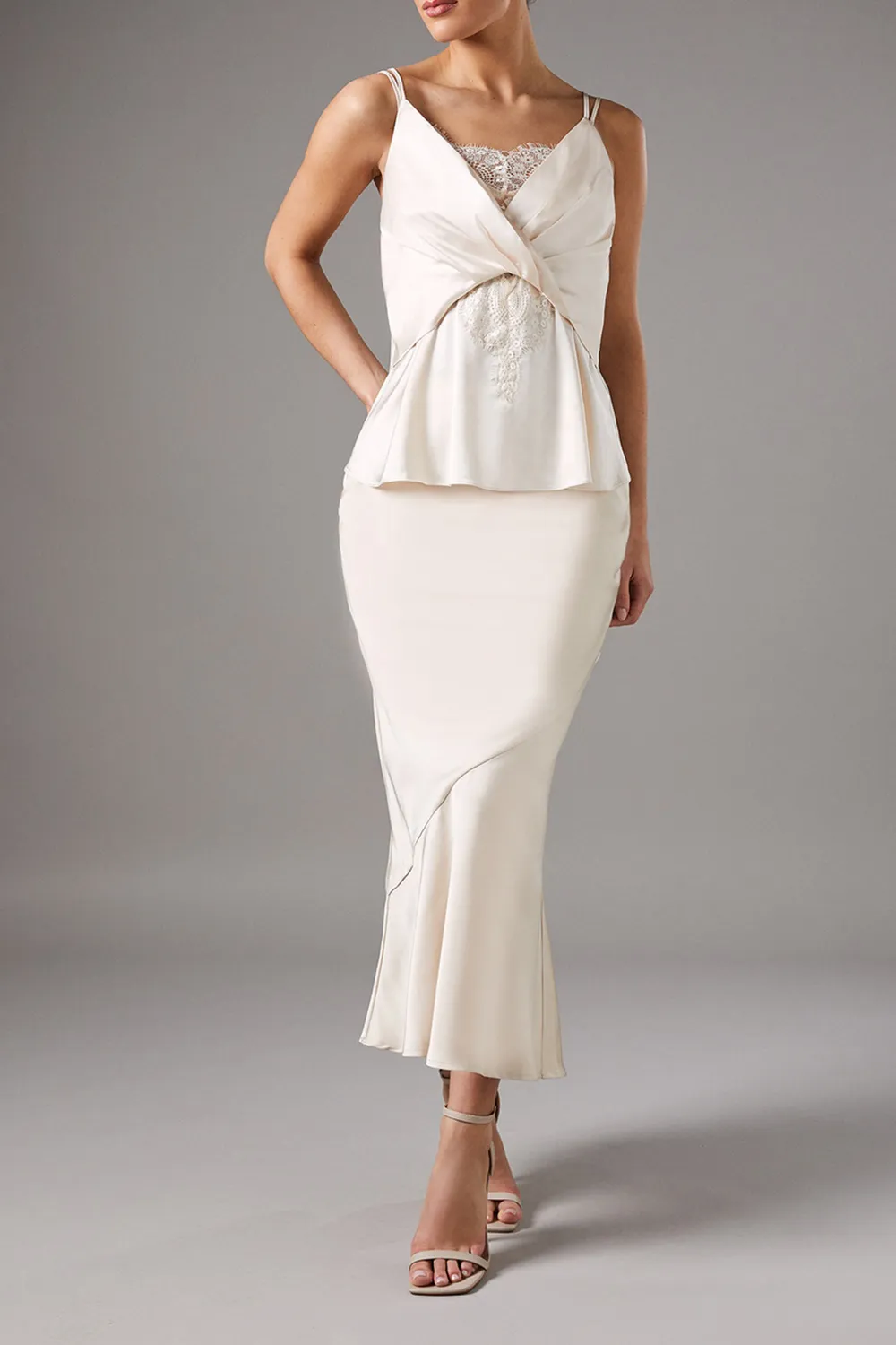 Sleeveless Fitted Ruffle Vest For Ladies