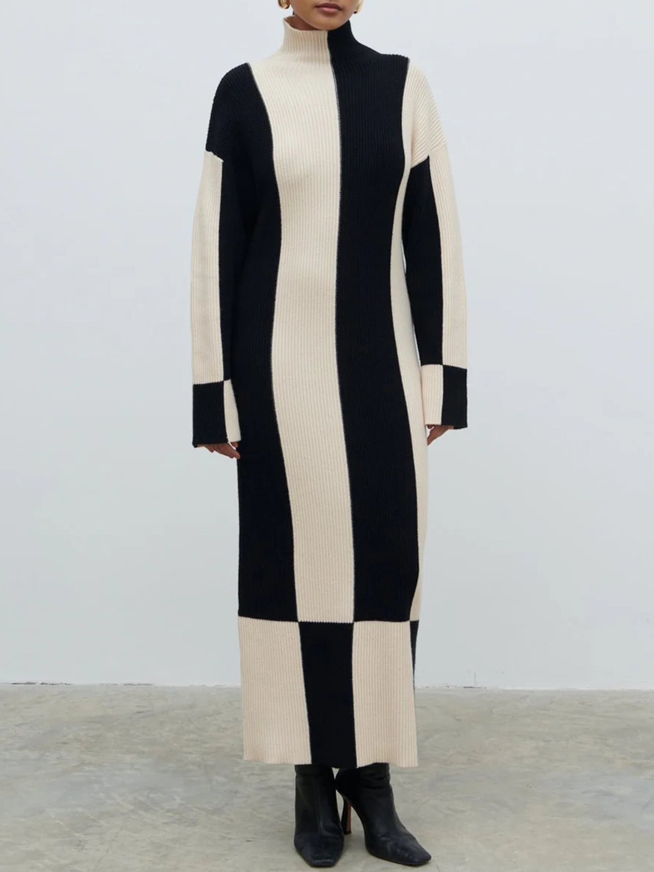 High Funnel Neck Knit Dress