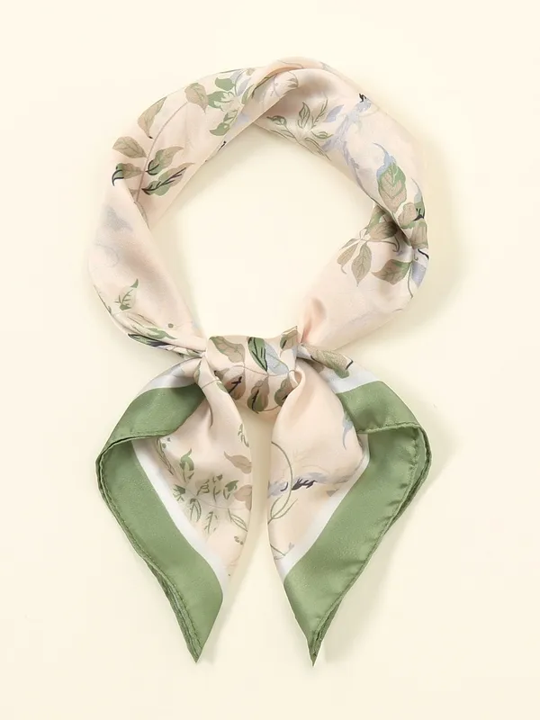 Women's Soft Knit Scarf With Light Structure