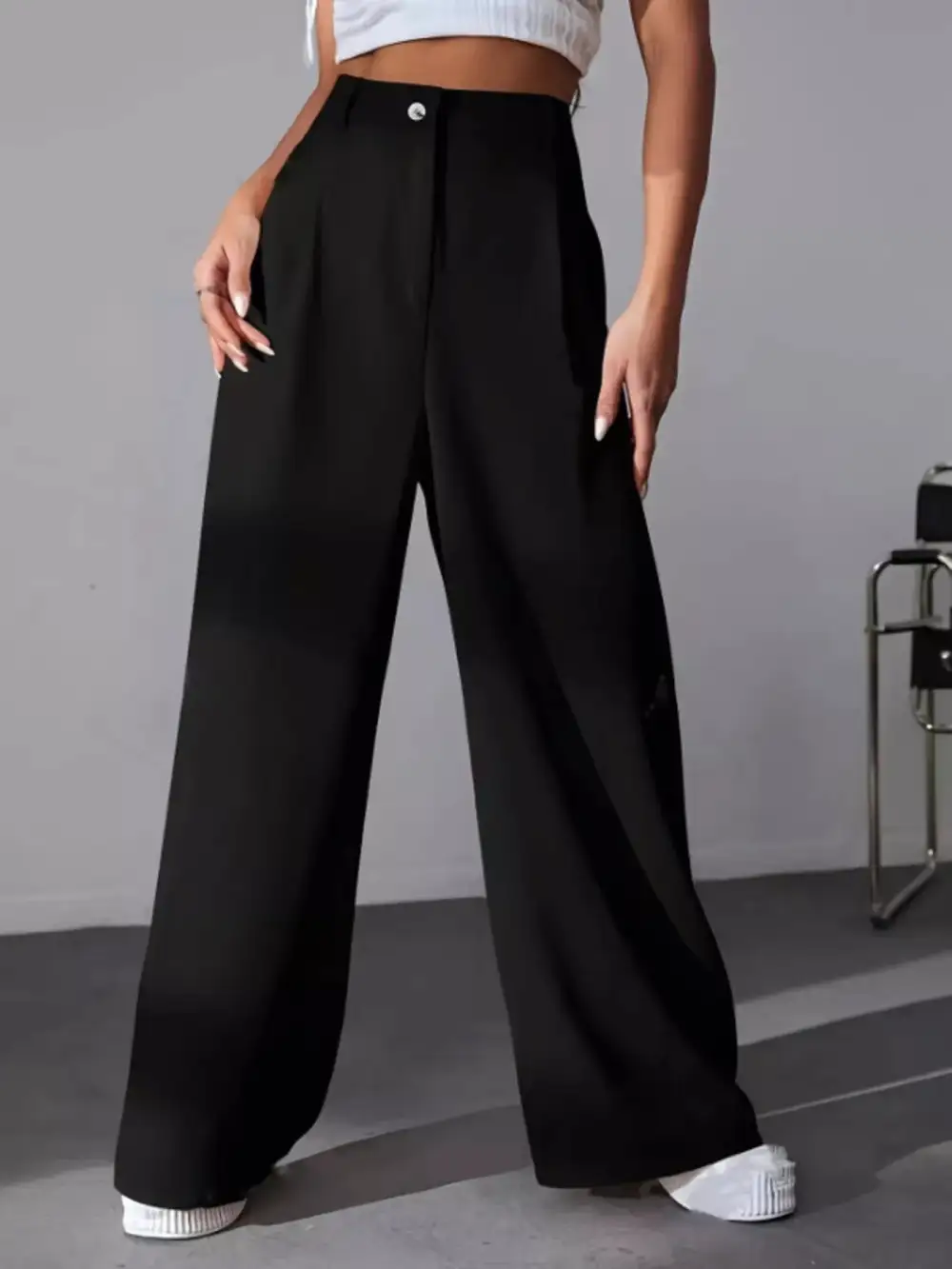 Relaxed Wide Leg Pleated Pants