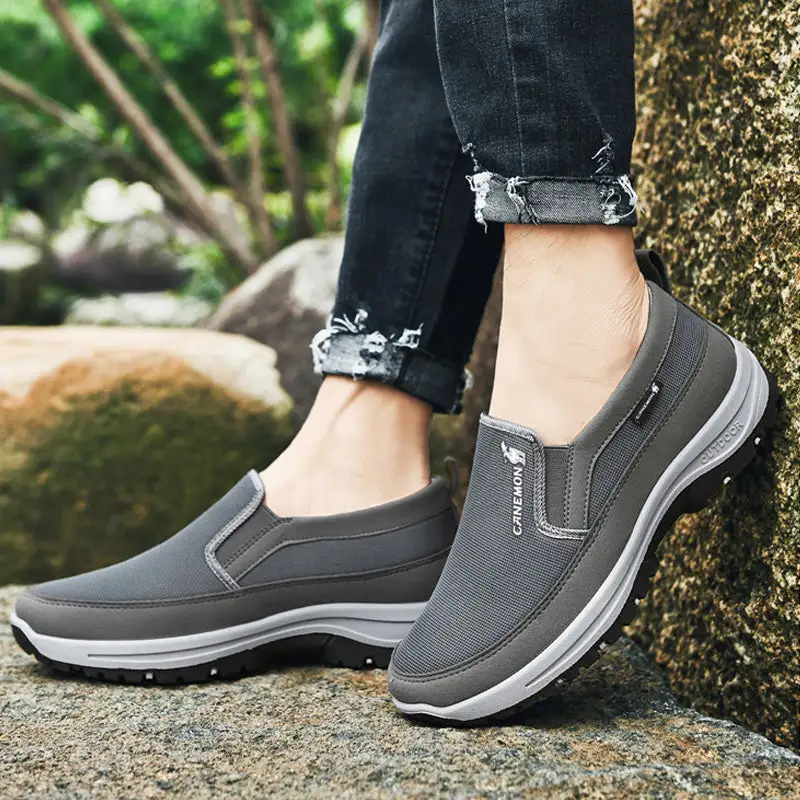 Plus Size Casual Sneakers US 15 Slip-On Walking Shoes Men Breathable Mesh Lightweight Athletic Shoes for Cross-Border Export