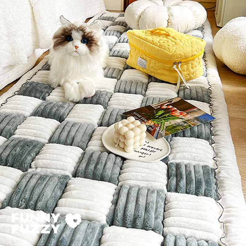 Cream-coloured Large Plaid Square Pet Mat Bed