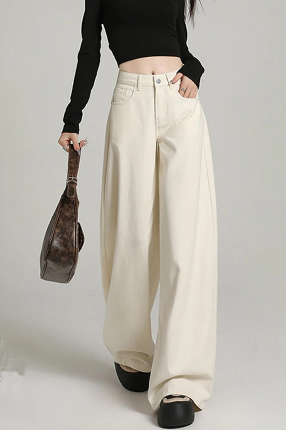 Relaxed Wide Leg Jeans