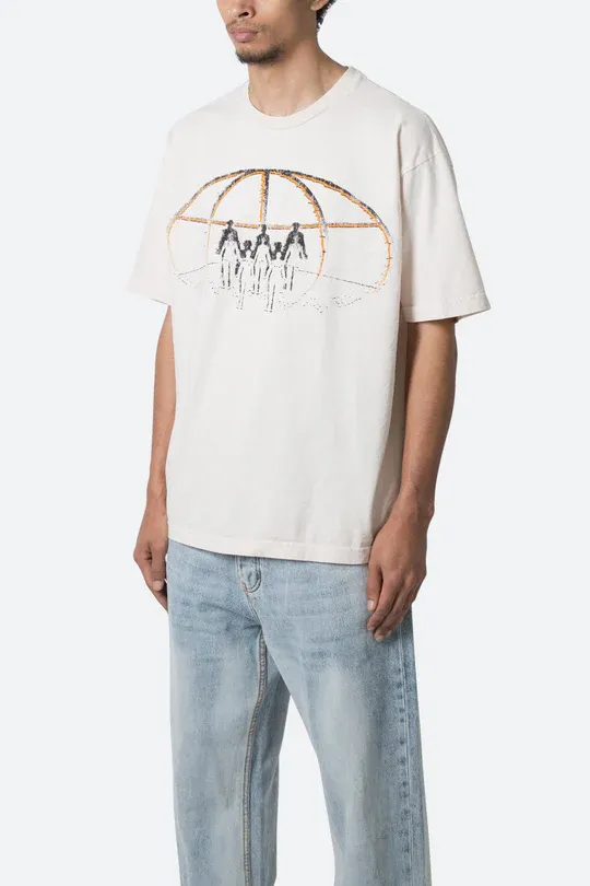 WHITE COLORED GROUP GRAPHIC SOLIDARITY T-SHIRT