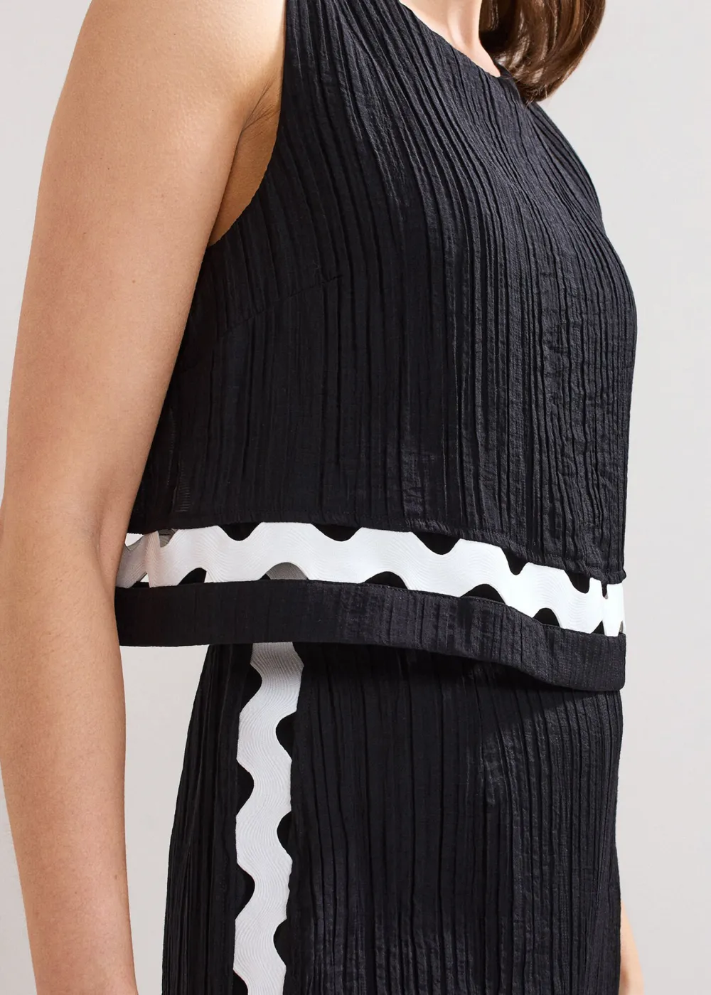 Exquisite Creative Hollow Contrast Color Jumpsuit