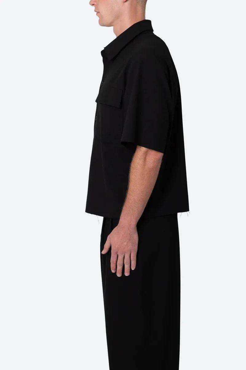 BLACK CROPPED WOVEN SHORT SLEEVE SHIRT