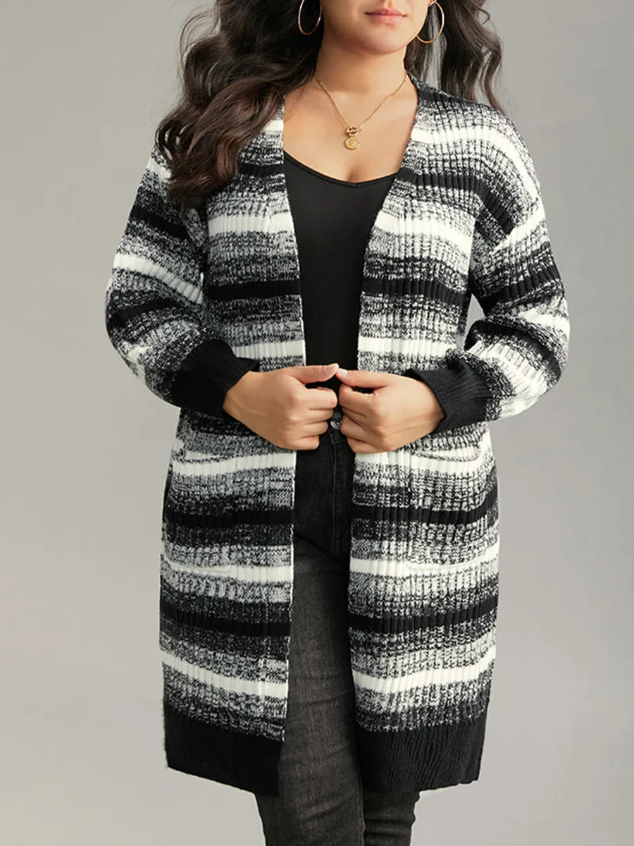 Women's plus-size sweater cardigan with pockets