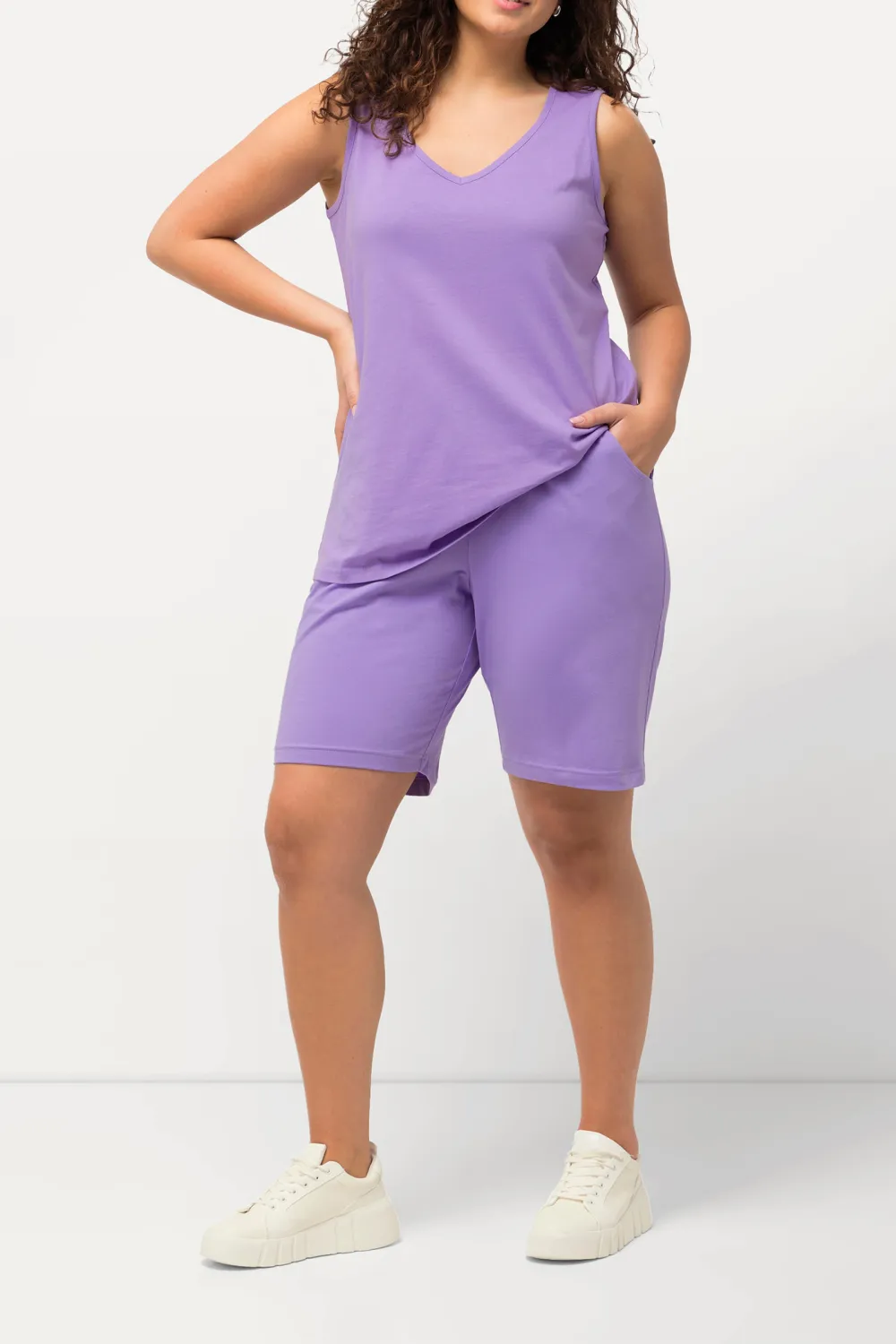 Elastic Waistband Shorts