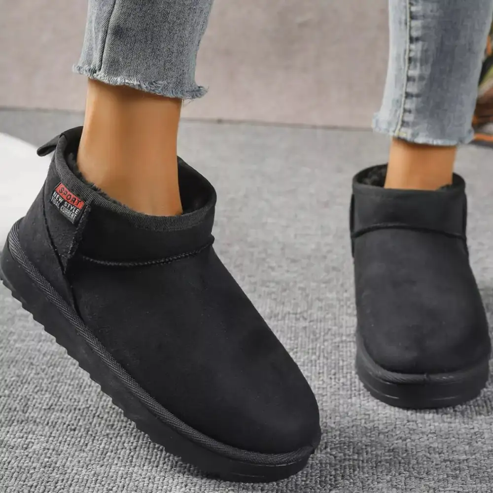 Relaxed Round Toe Platform Boots