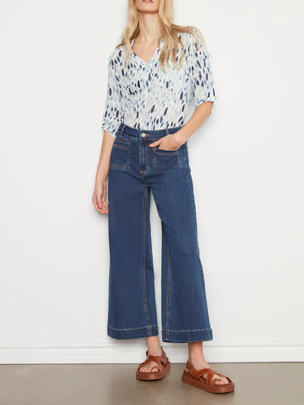 Artistic Cotton V-Neck Short Sleeves